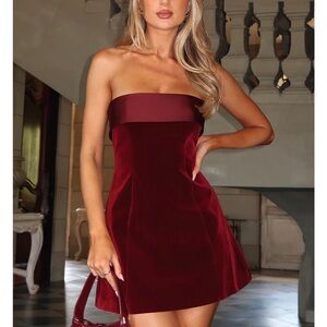“Let Loose Mini” White Fox Boutique Strapless Wine Dress